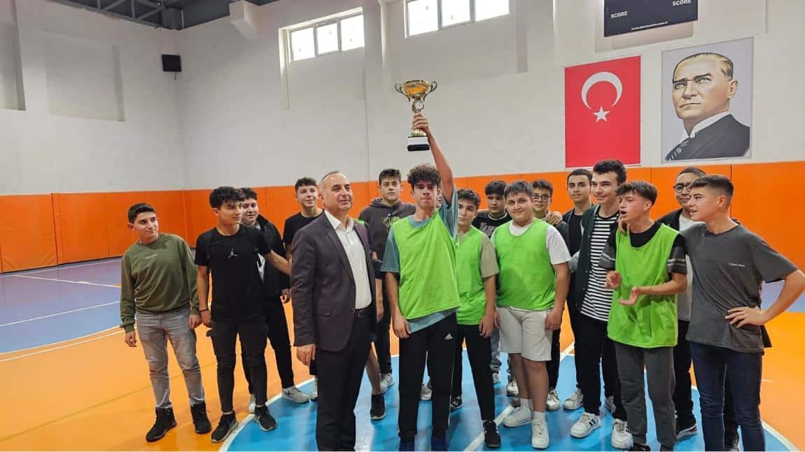 Cumhuriyetimizin 100. Yılı Etkinlikleri Futsal Turnuvası Şampiyonu 10M